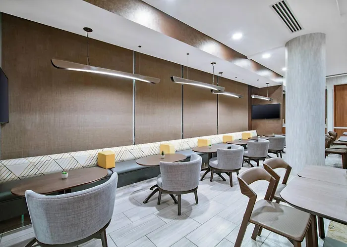 Hotel Springhill By Marriott Phoenix 3*